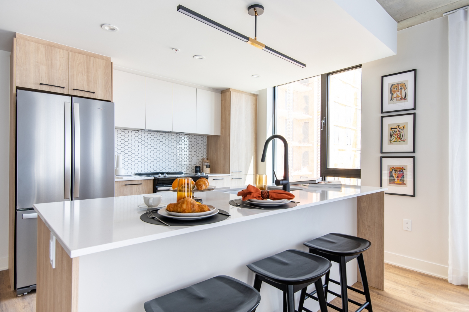 MARKET Rental Habitats New Condo Apartment for rent in Chomedey