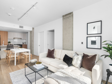 Champlain | Condos Rentals in Ville-Marie - New Rentals in L'�le-Bizard-Sainte-Genevi�ve in Dorval with elevator with outdoor parking near the metro near a train station: Studio/loft
